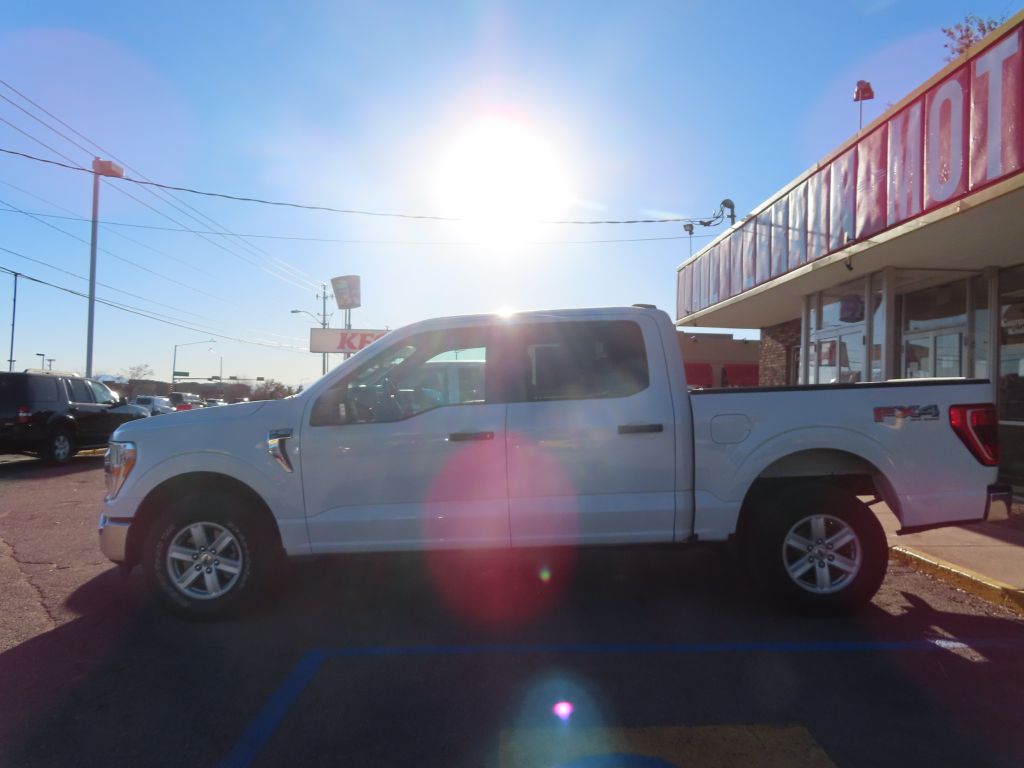 2021 Ford F-150 XLT photo 3