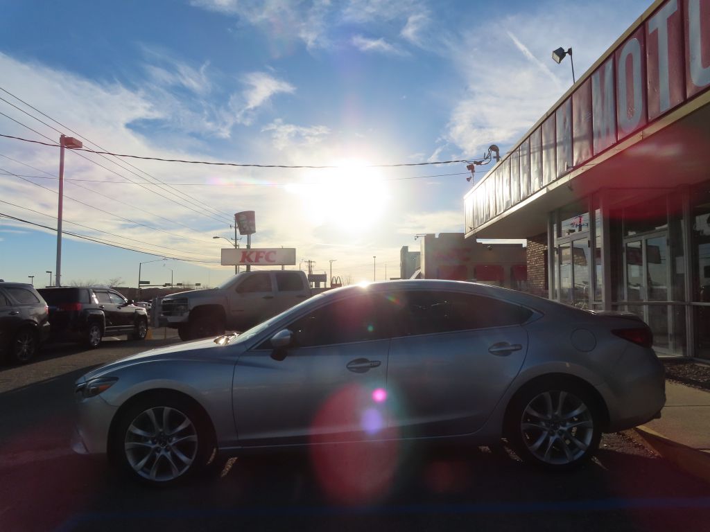 Additional photo of vehicle.