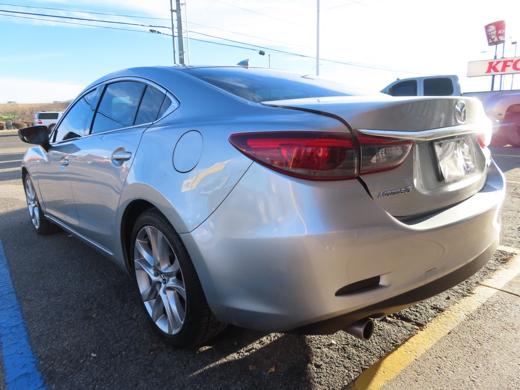 Additional photo of vehicle.