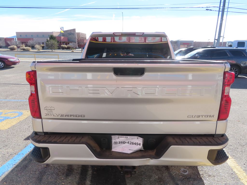 Additional photo of vehicle.