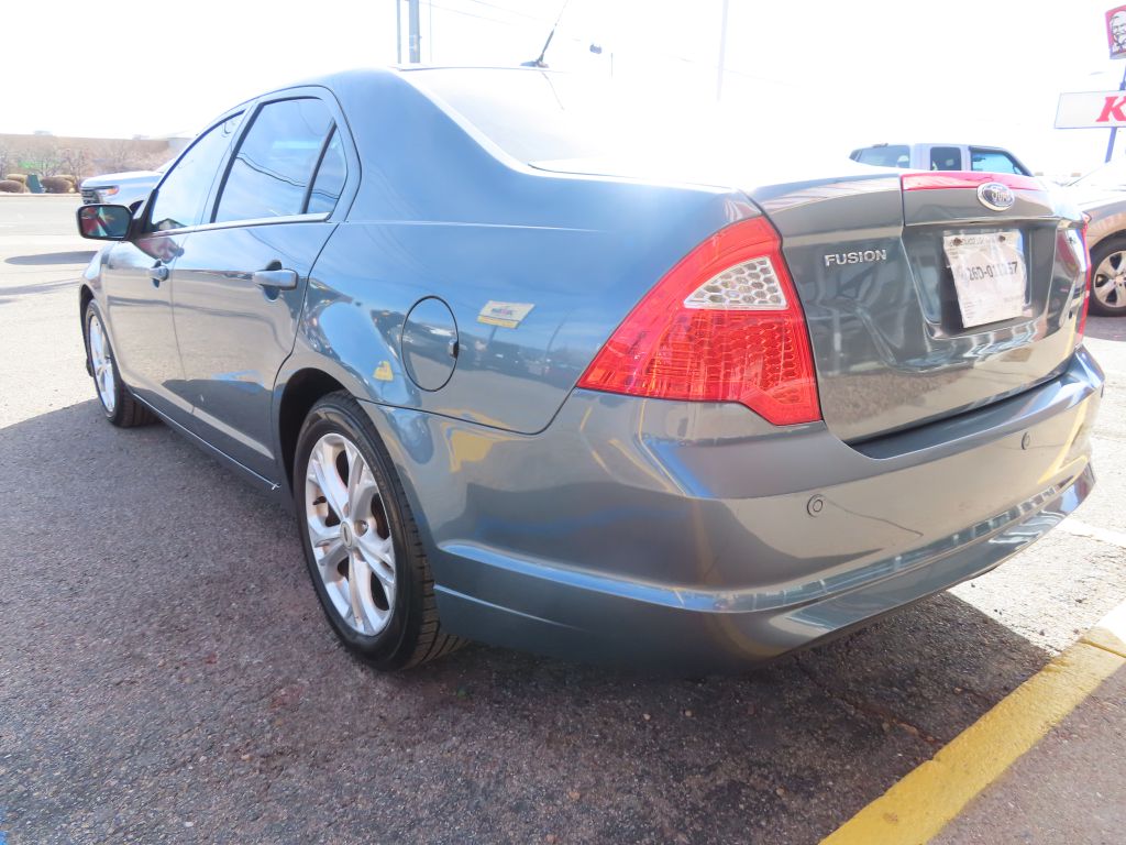 Additional photo of vehicle.