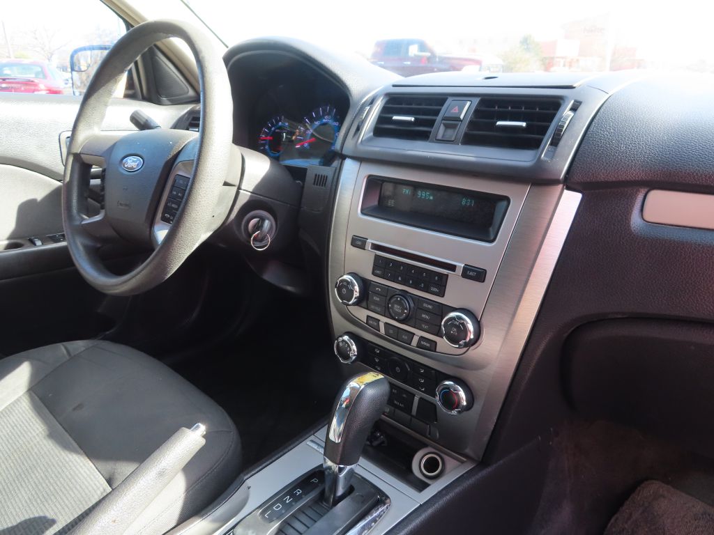 Additional photo of vehicle.