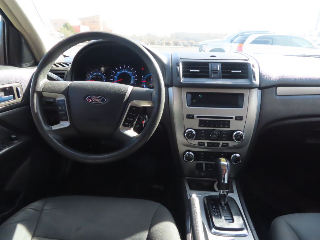 Additional photo of vehicle.