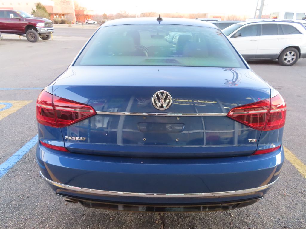 Additional photo of vehicle.