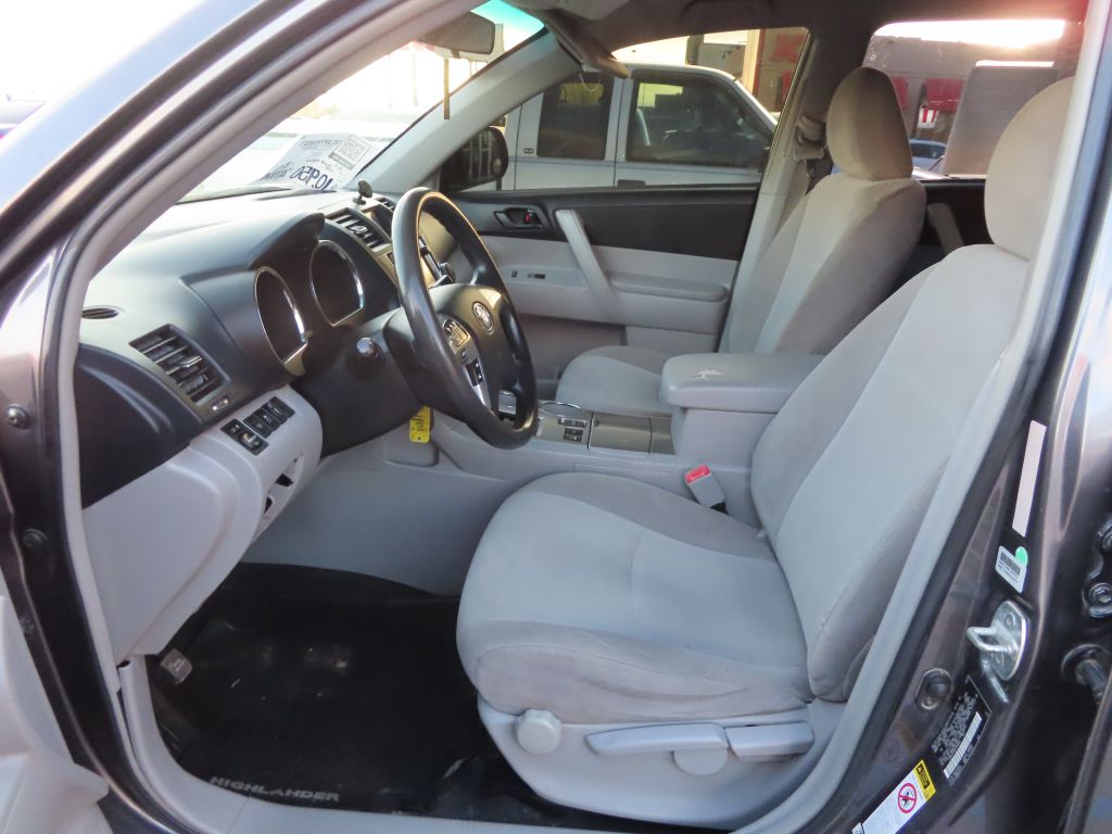 Additional photo of vehicle.