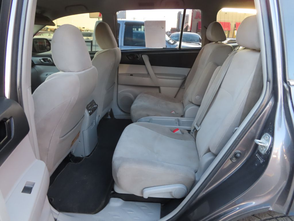 Additional photo of vehicle.