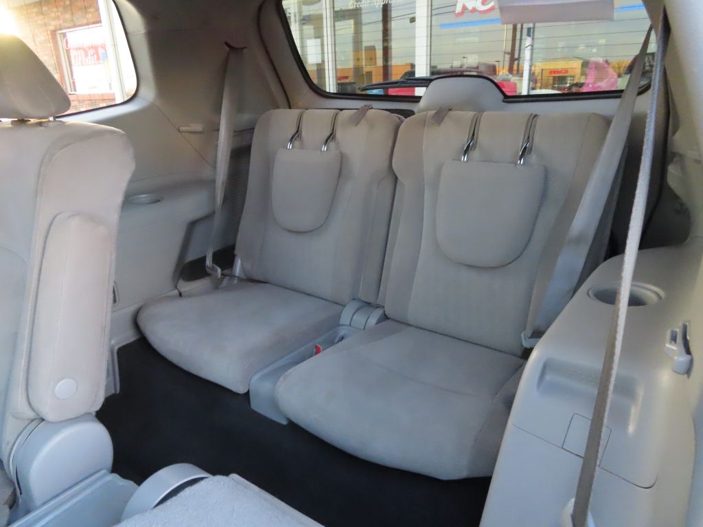 Additional photo of vehicle.