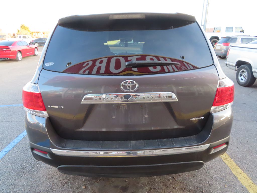 Additional photo of vehicle.