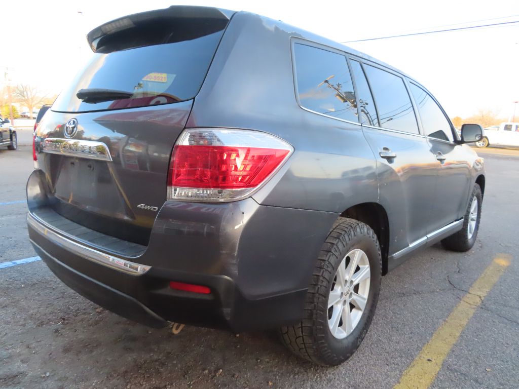 Additional photo of vehicle.