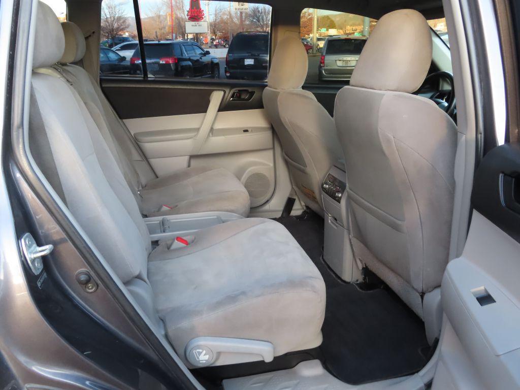 Additional photo of vehicle.