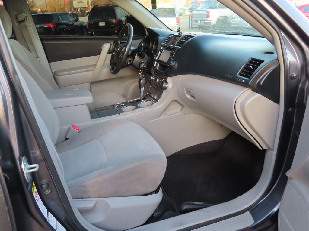 Additional photo of vehicle.