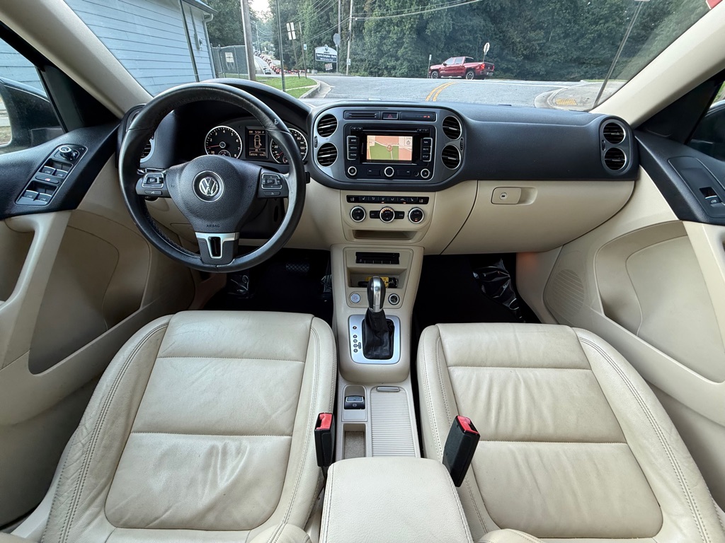 2013 Volkswagen Tiguan #12