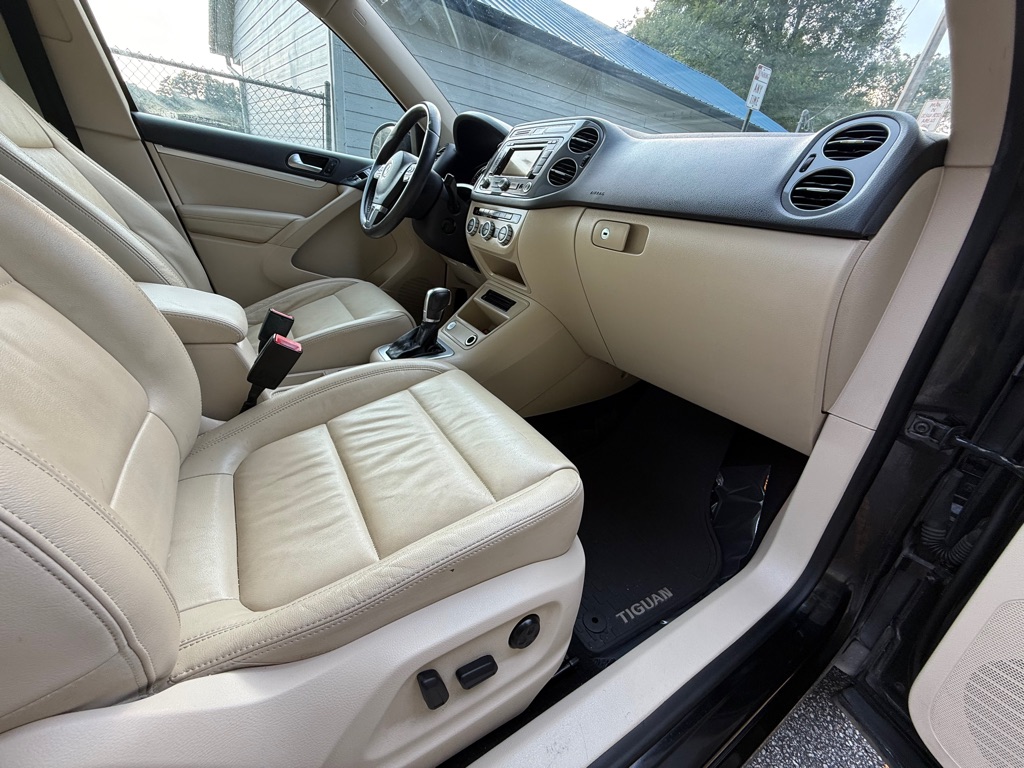 2013 Volkswagen Tiguan #11