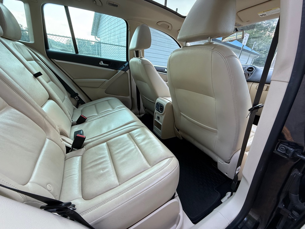 2013 Volkswagen Tiguan #10