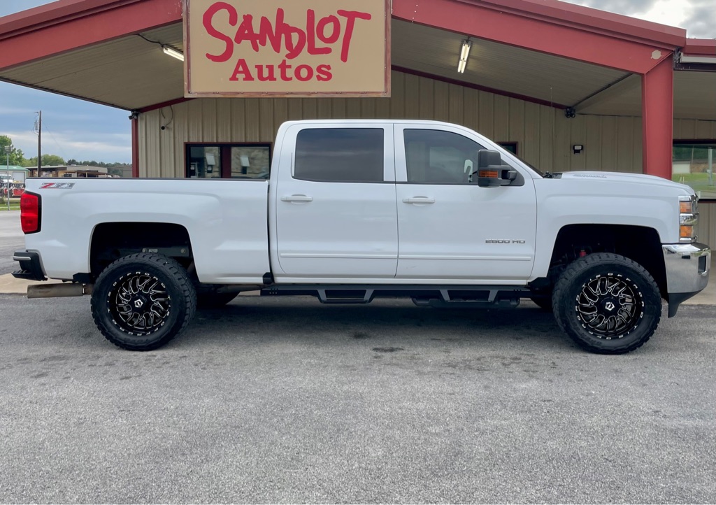 View vehicle photo 4