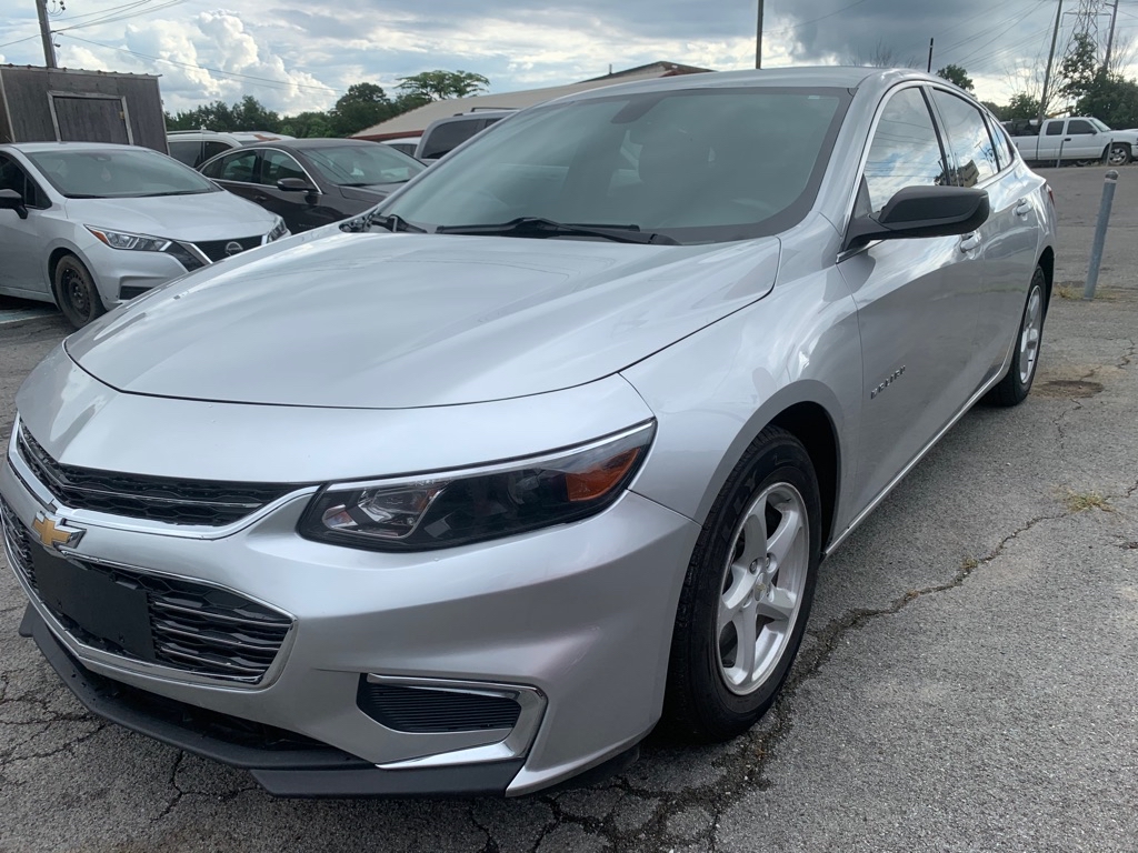 Photo 3 of this CHEVROLET MALIBU