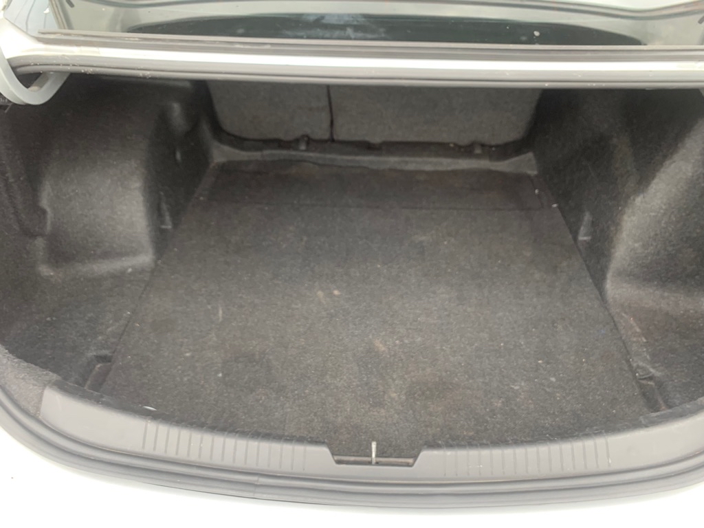 Photo 9 of this CHEVROLET MALIBU