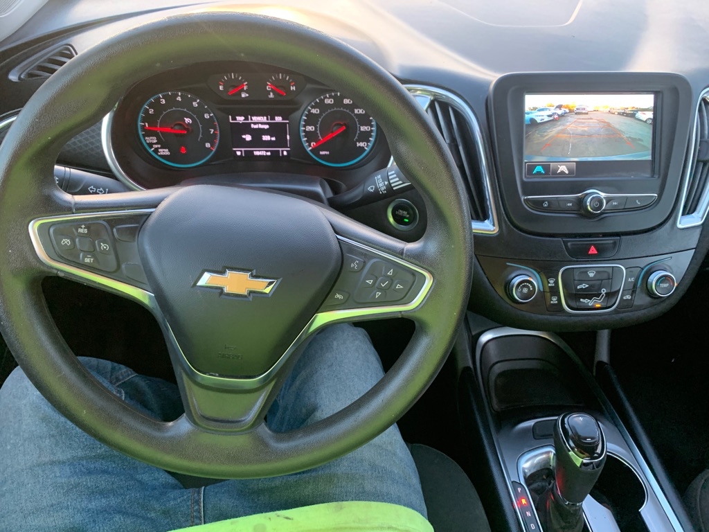 Photo 10 of this CHEVROLET MALIBU