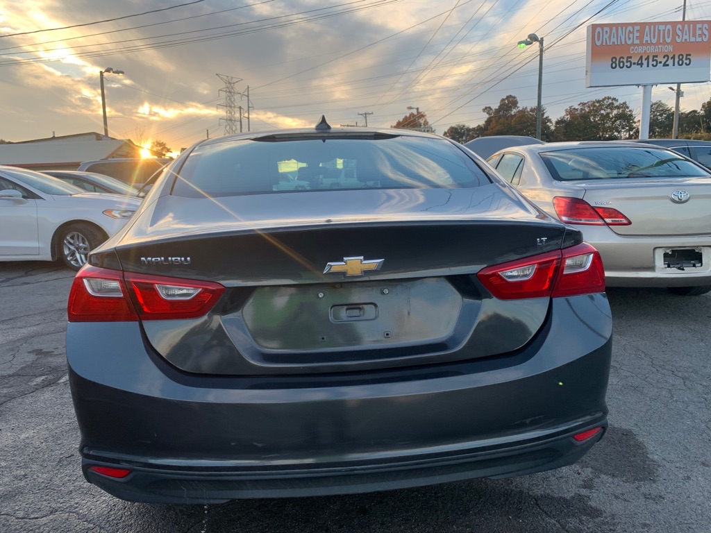 Photo 3 of this CHEVROLET MALIBU