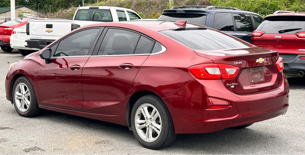 Photo 4 of this CHEVROLET CRUZE