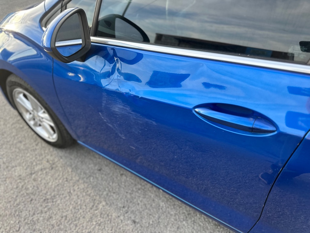 Photo 8 of this CHEVROLET CRUZE