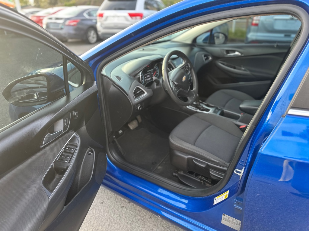 Photo 10 of this CHEVROLET CRUZE