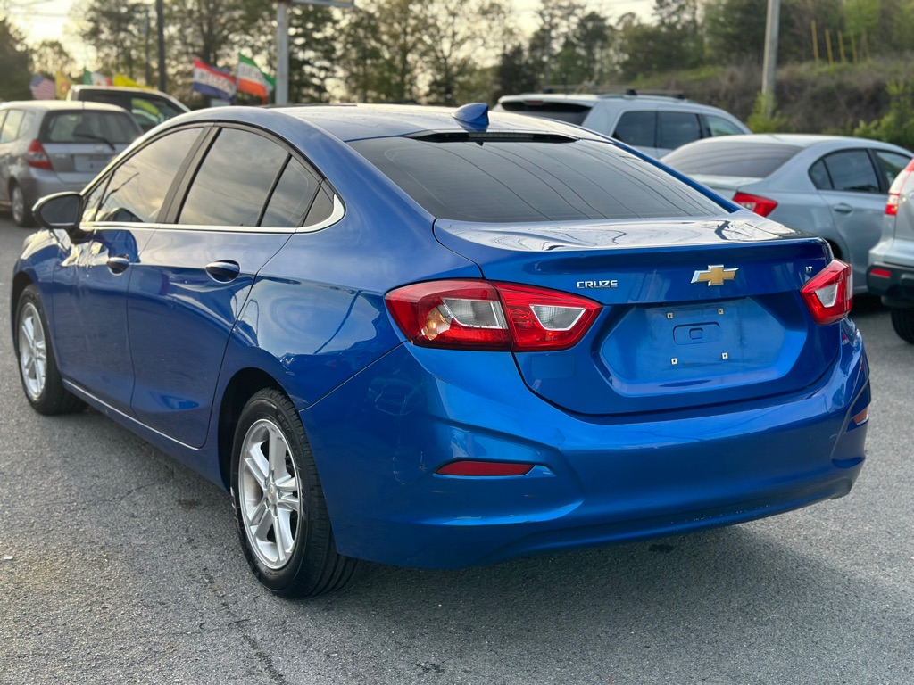 Photo 5 of this CHEVROLET CRUZE
