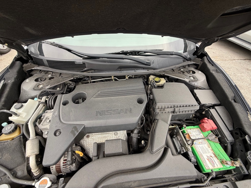 Photo 16 of this NISSAN ALTIMA
