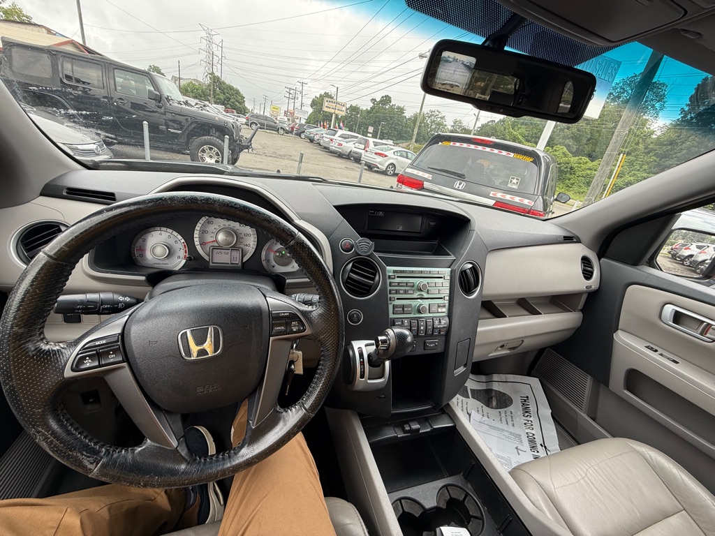 Photo 12 of this HONDA PILOT