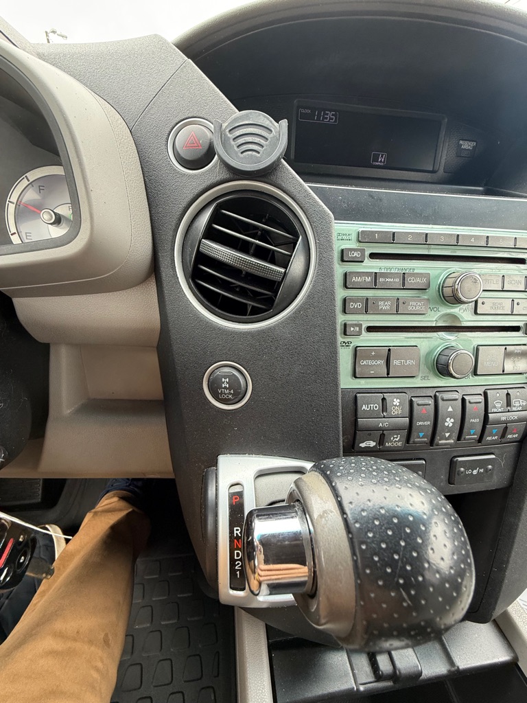 Photo 13 of this HONDA PILOT
