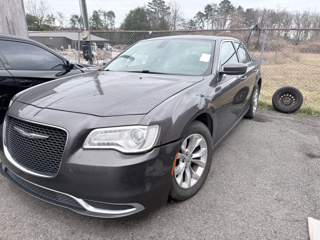 Photo 2 of this CHRYSLER 300