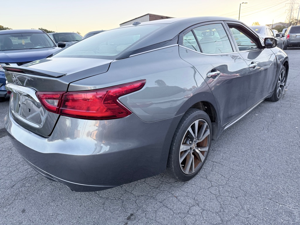 Photo 3 of this NISSAN MAXIMA