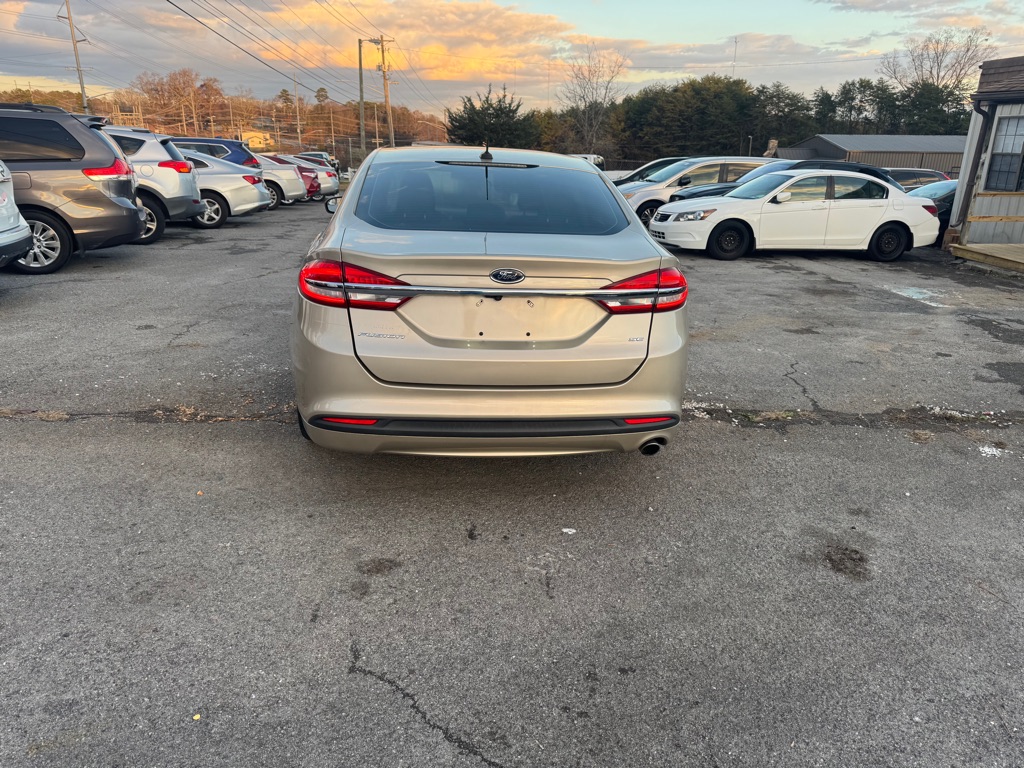 Photo 5 of this FORD FUSION