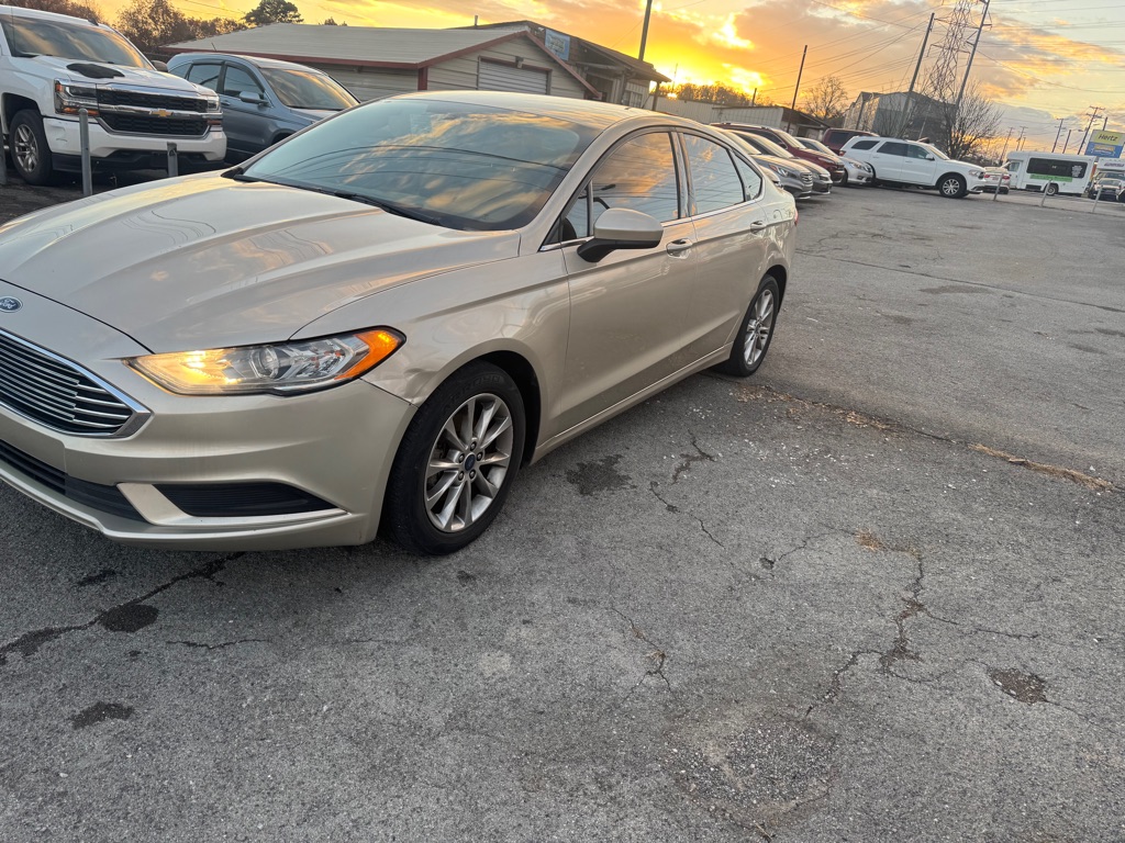 Photo 2 of this FORD FUSION