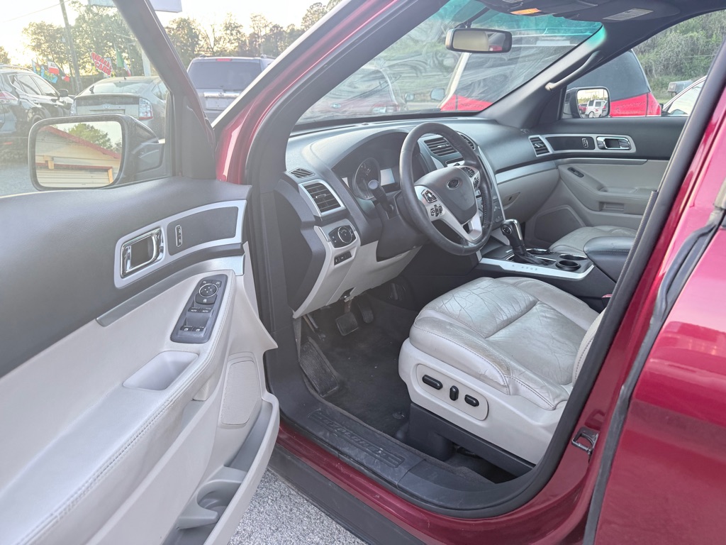 Photo 7 of this FORD EXPLORER