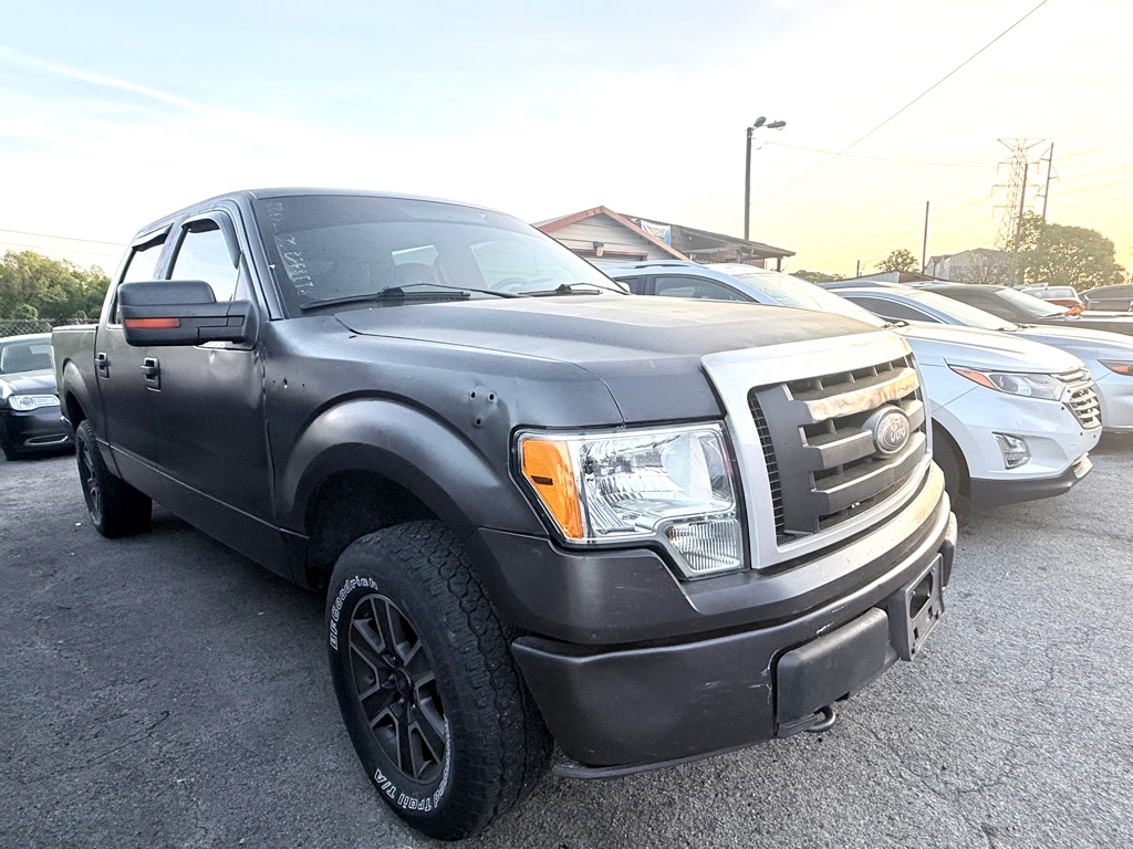 Photo 2 of this FORD F150
