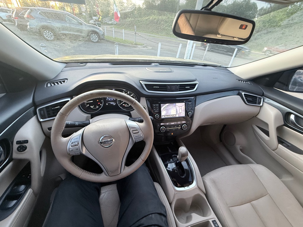 Photo 11 of this NISSAN ROGUE
