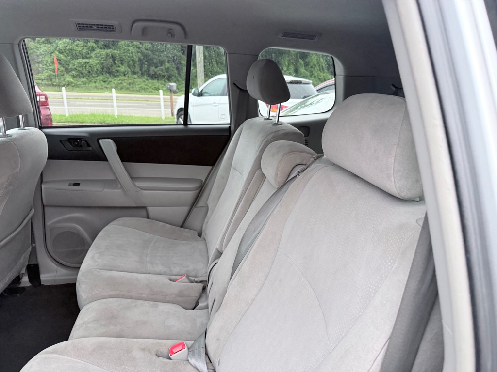 Photo 10 of this TOYOTA HIGHLANDER