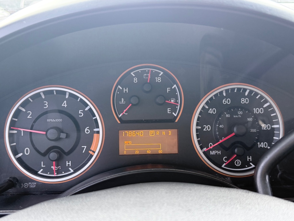 Photo 15 of this NISSAN TITAN