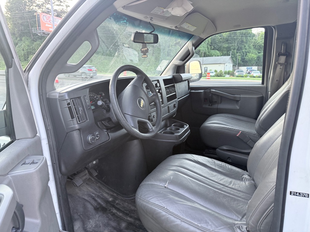 Photo 5 of this CHEVROLET EXPRESS G3500