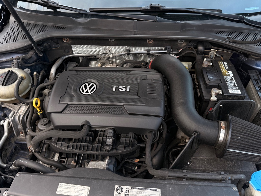 Photo 8 of this VOLKSWAGEN GTI