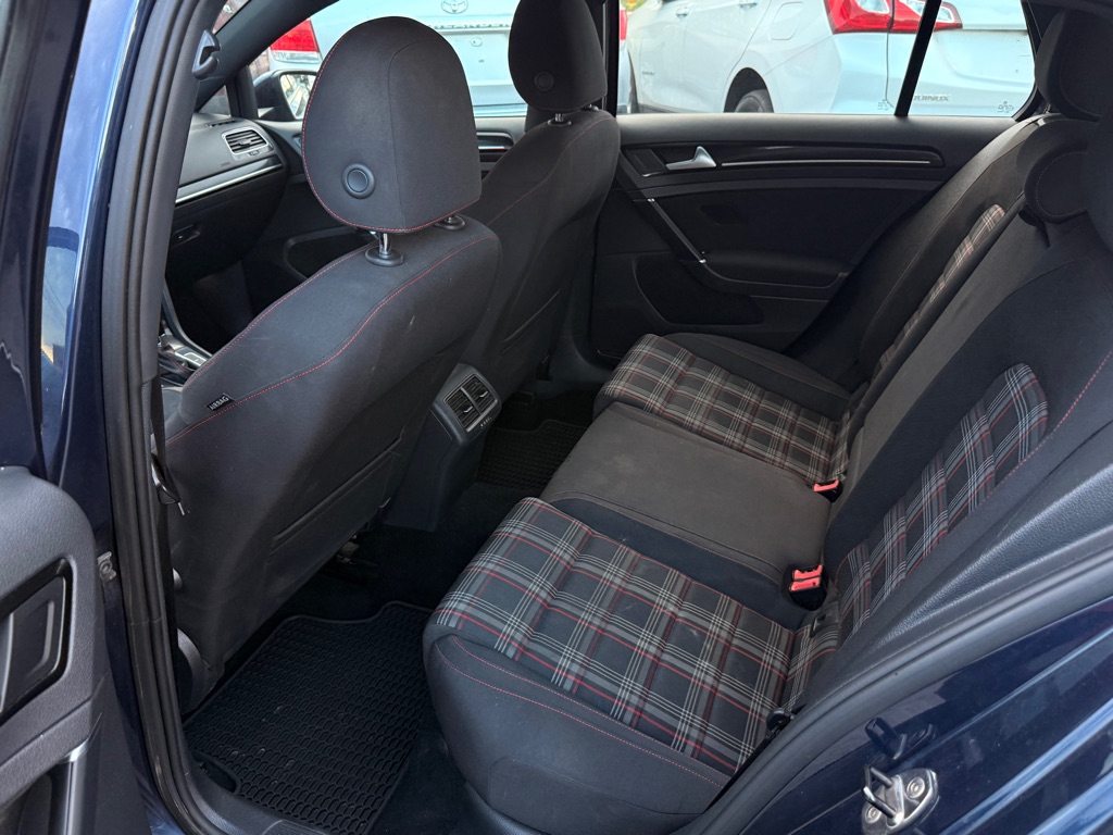 Photo 7 of this VOLKSWAGEN GTI