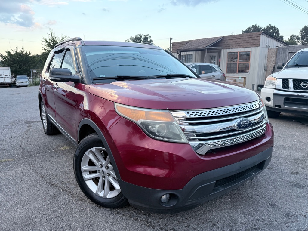 Photo 2 of this FORD EXPLORER