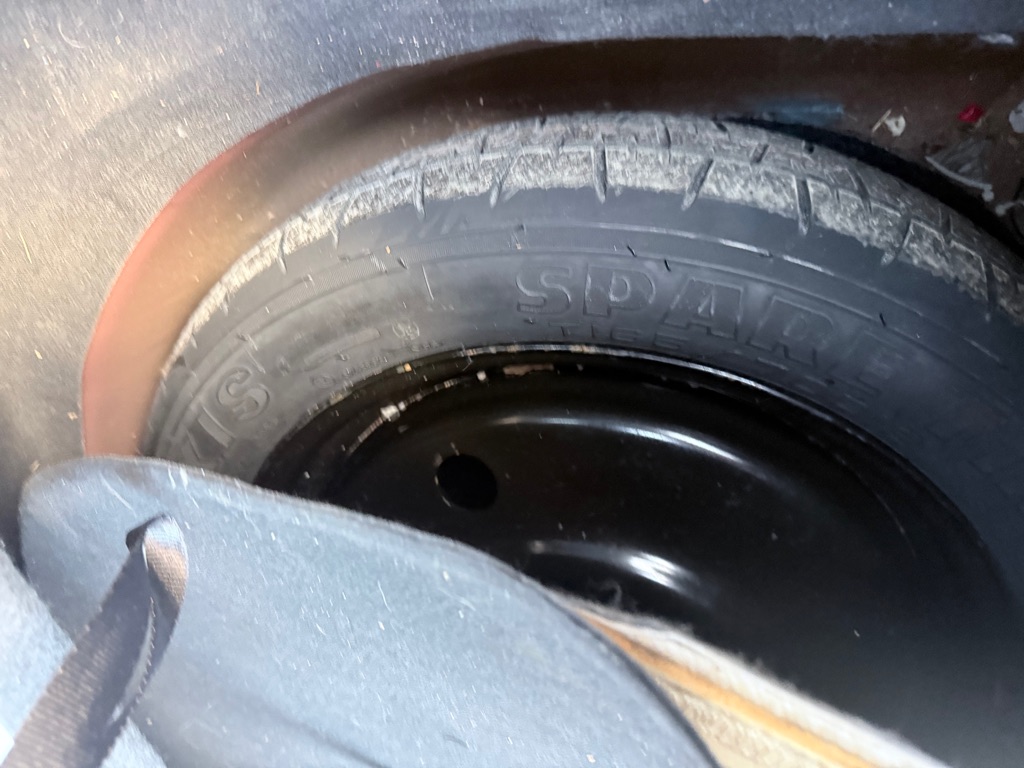 Photo 12 of this FORD EXPLORER