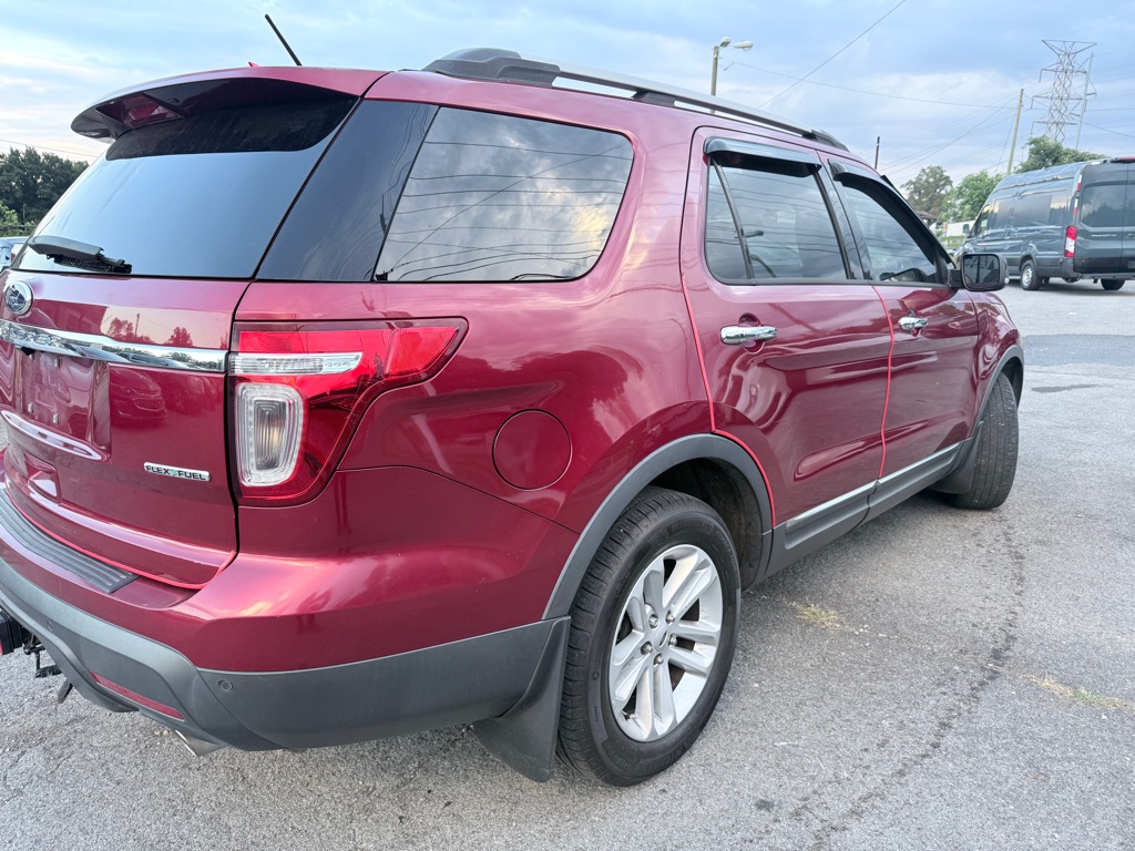 Photo 3 of this FORD EXPLORER