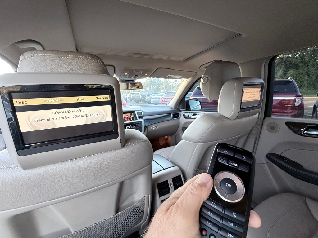 Photo 15 of this MERCEDES-BENZ GL