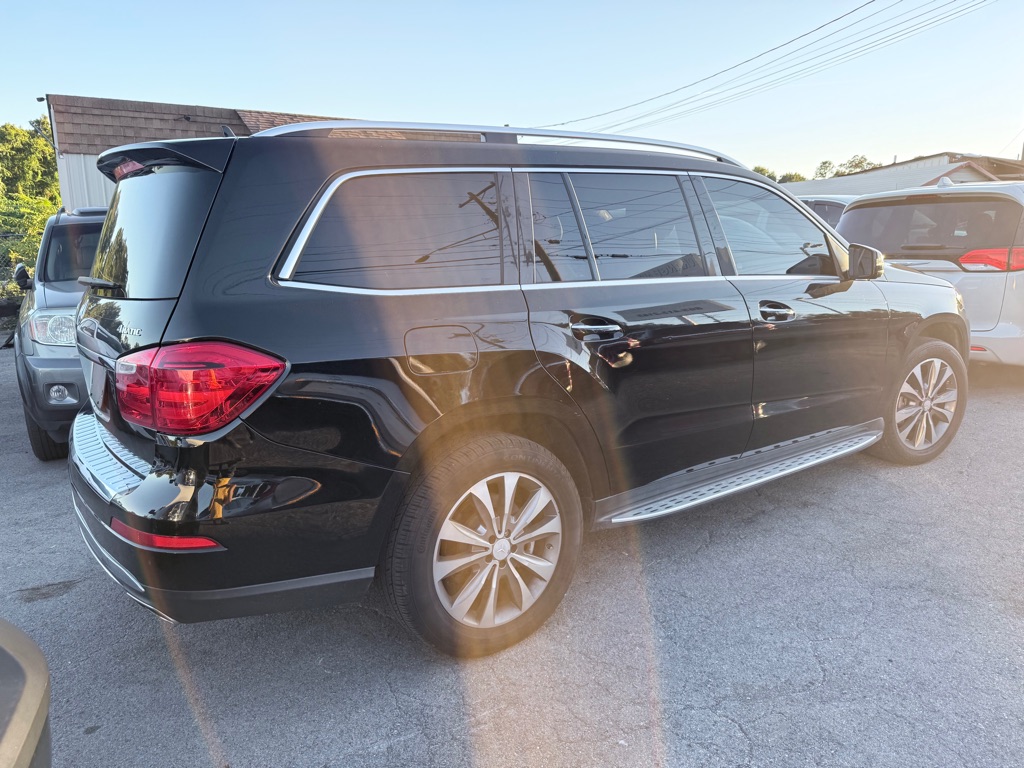 Photo 6 of this MERCEDES-BENZ GL