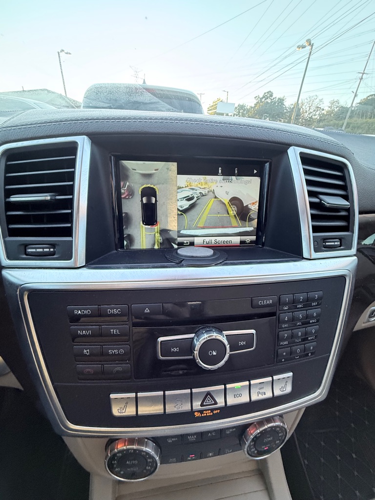 Photo 10 of this MERCEDES-BENZ GL