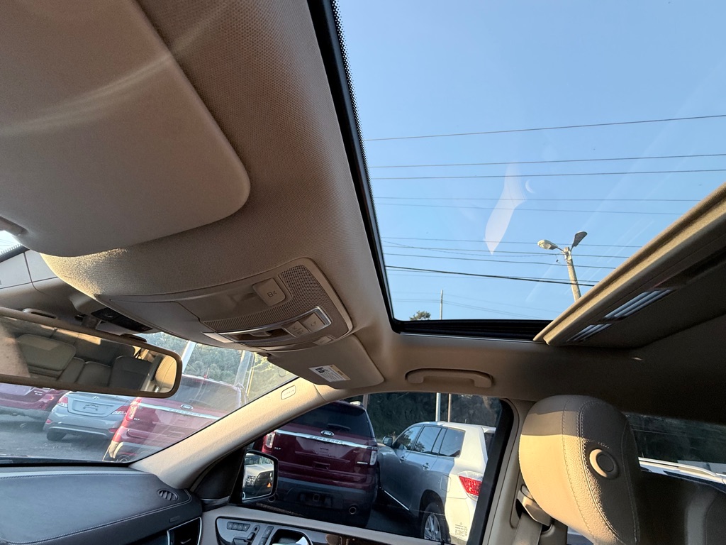 Photo 12 of this MERCEDES-BENZ GL