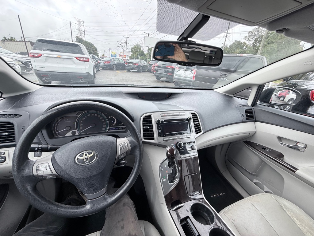Photo 6 of this TOYOTA VENZA